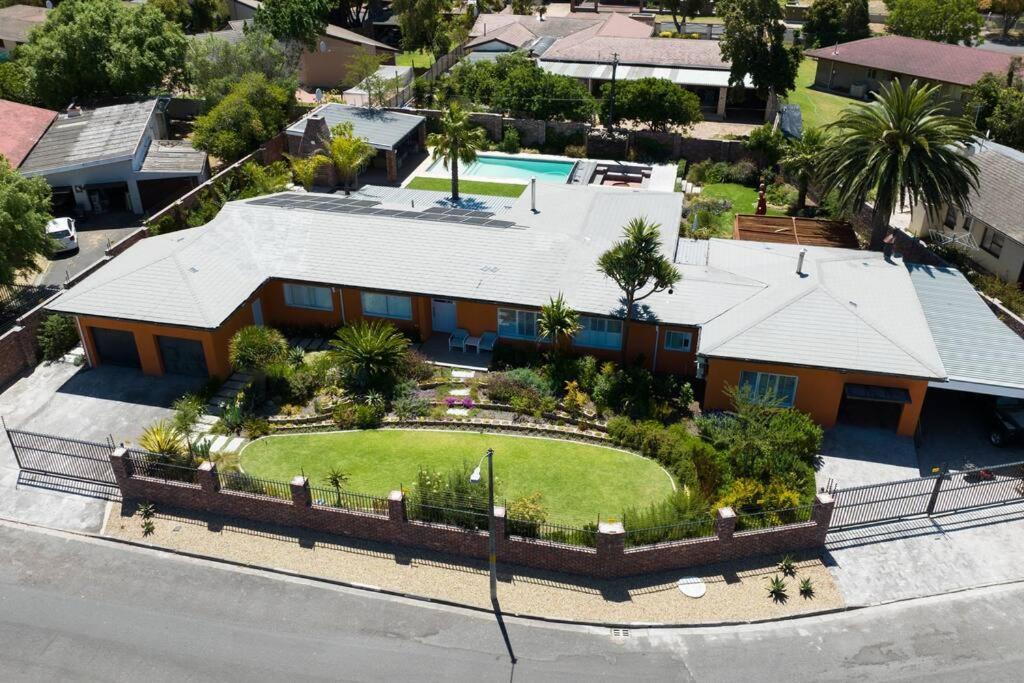 Garten Wohnung Mit Pool, 2 Schlafzimmer Cape Town Ngoại thất bức ảnh